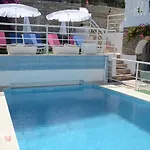 Ayisigi מלון גומבט